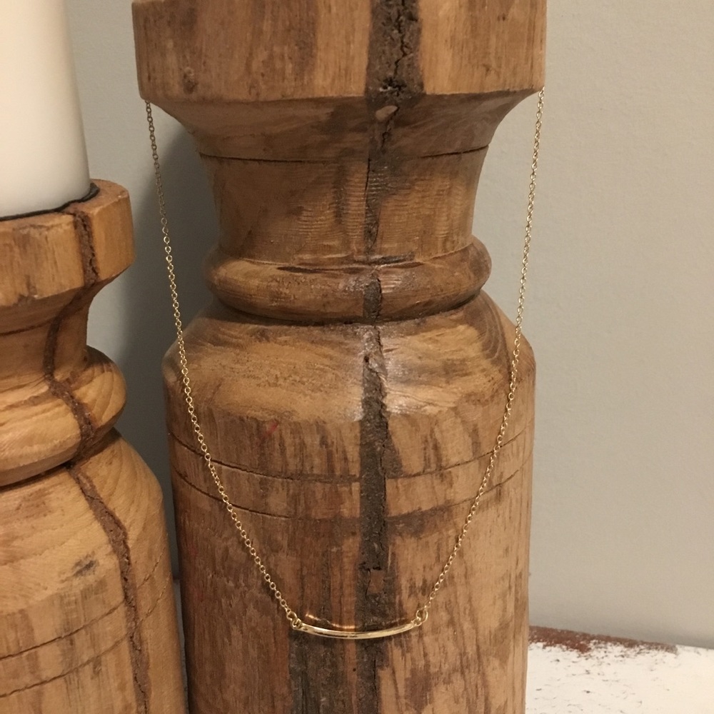 Dainty gold tone bar necklace - Picture 4 of 4